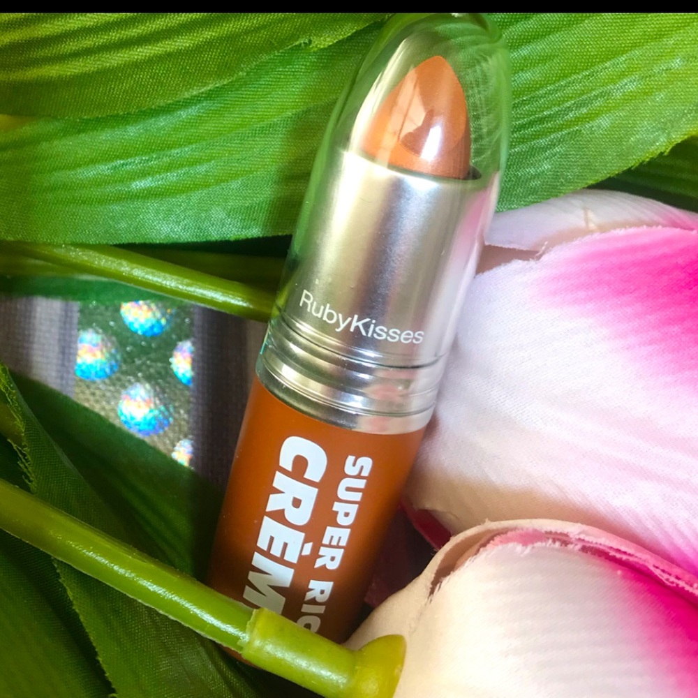 💄New Ruby Kisses Super Rich Creme Lipstick - Color Golden Key